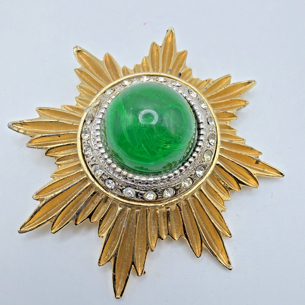 Vintage Star Medallion Brooch Pendant Gold Toned Green Lucite & Rhinestones