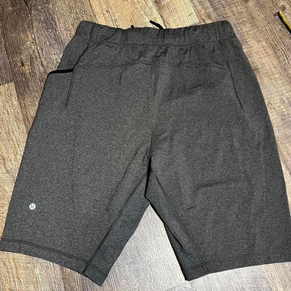 Lululemon men's shorts Size L