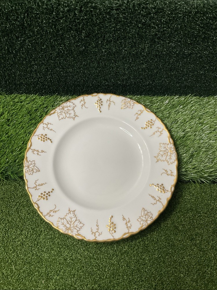 Royal Crown Derby Vine Gold Grapes & White 10-1/4