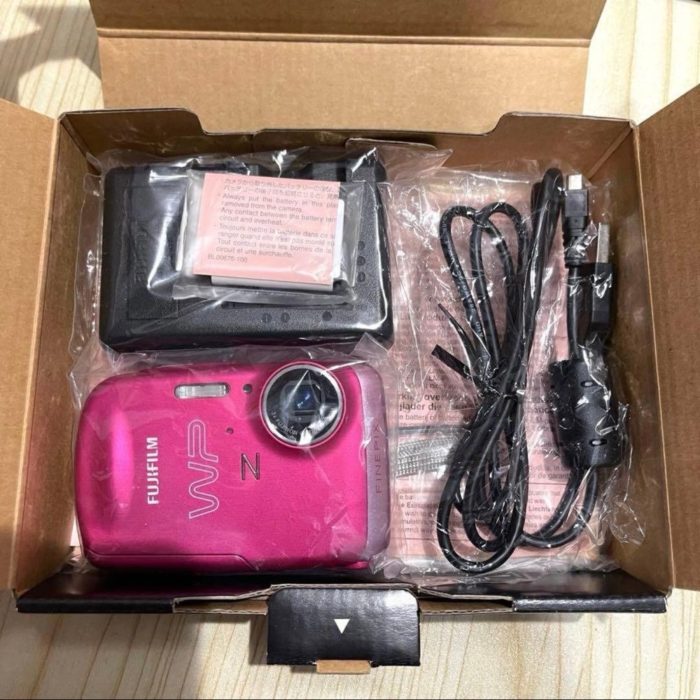 FUJIFILM FinePix Z33 WP Pink with Box