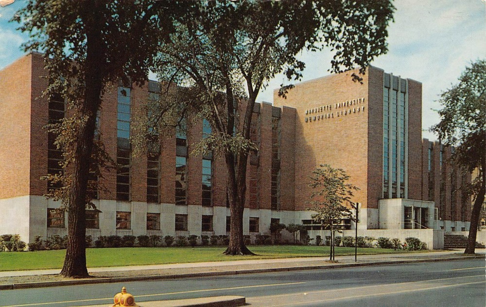 Milwaukee WI Wisconsin Marquette University 1950s Campus Library Vtg Postcard P5