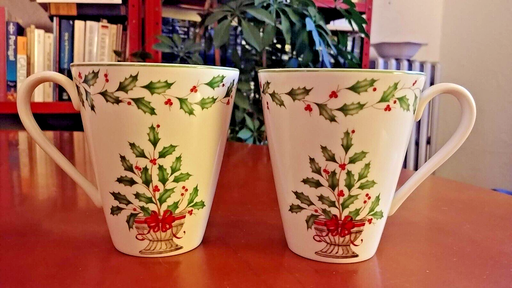 Lenox Christmas HOLIDAY (Dimension) Accent Mug Holly Tree Set of Two-image