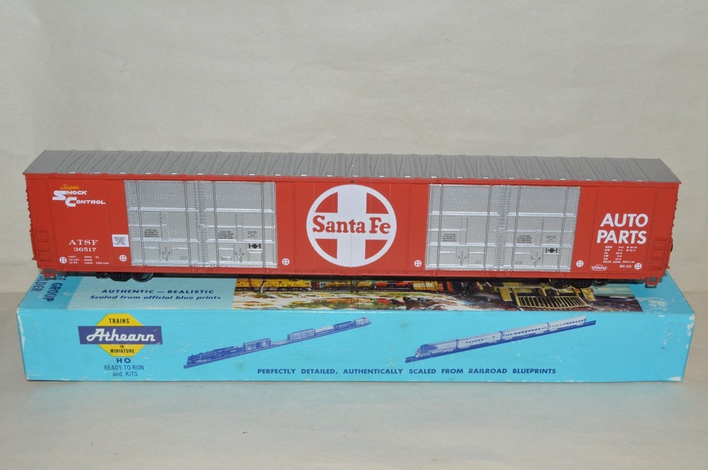 HO scale Athearn Santa Fe Ry SHOCK 86' high cube auto parts box car train