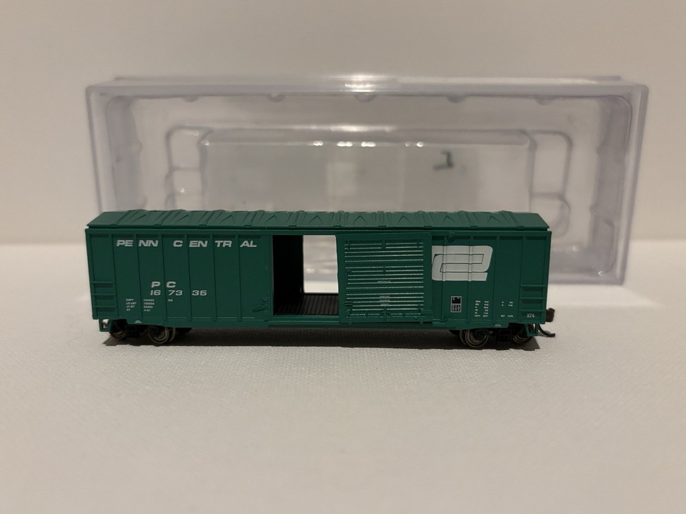 Penn Central N Scale Box Car Green Painted Plastic 167335 Bachman