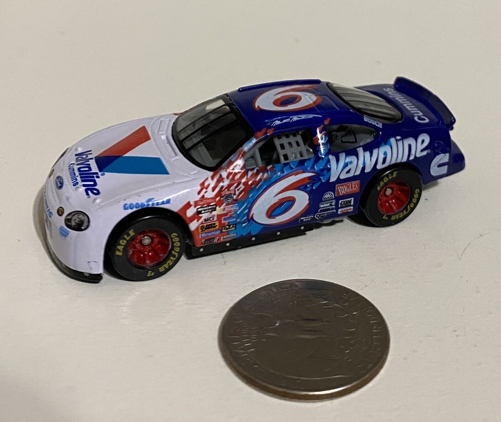 1996 Racing Champions 1/64 Nascar #6 Mark Martin Valvoline Diecast Car