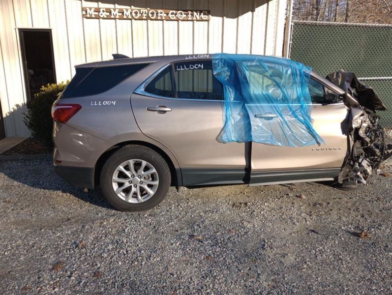 EQUINOX   2018 Front Door Trim Panel 231170