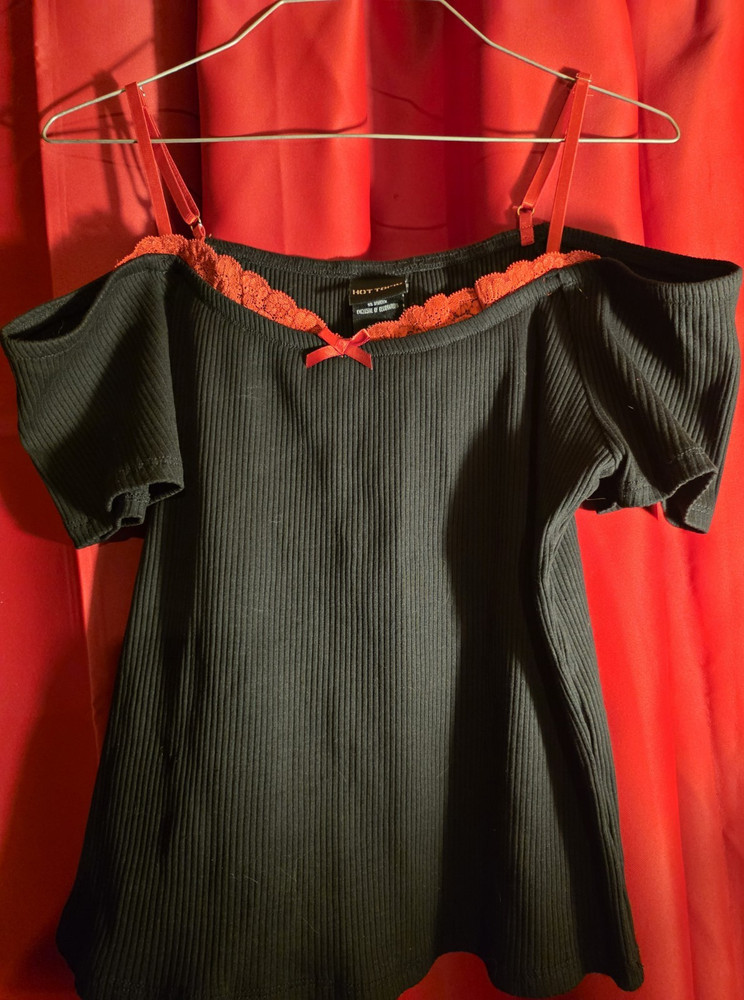 Hot Topic Black Ribbed Knit Square Neck Top Red Lace Bow Straps Short Sleeve XL