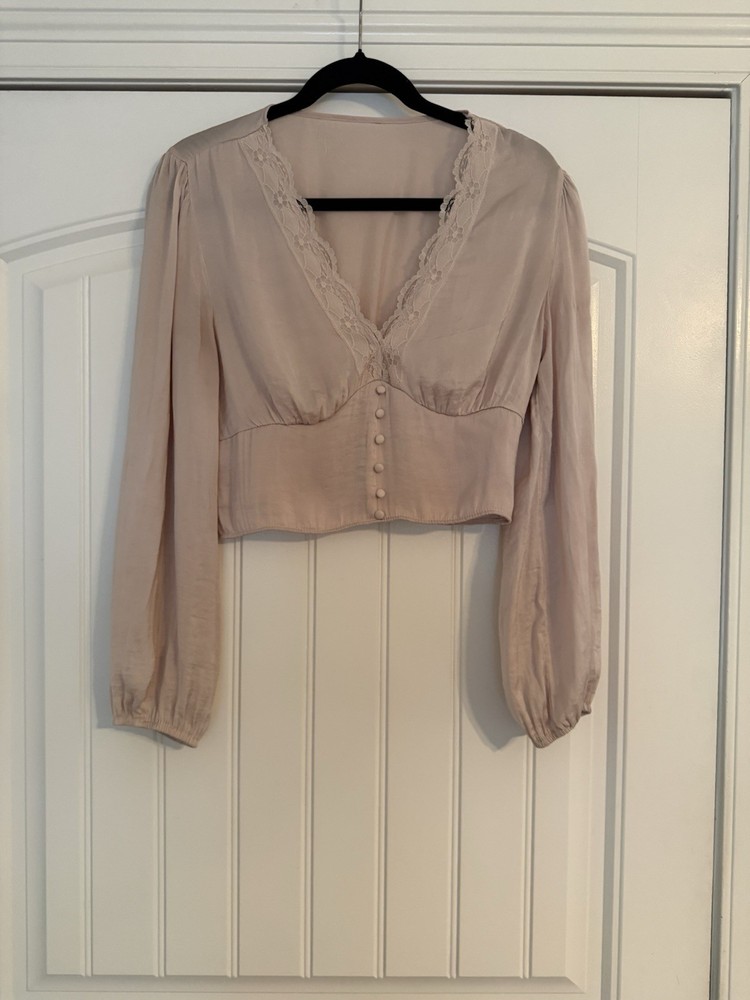 Stradivarius Medium Coquette  Satin Lace Vneck Crop Top Size Medium Romantic