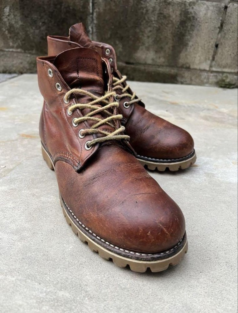 Red Wing 9111 Work Boots in US Size 9D for Tough Jobs