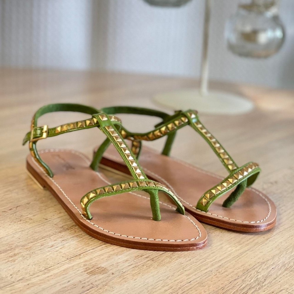 NIB Mystique Sandal Thong Studded Leather Olive Green Gold Ankle Strap Size 7