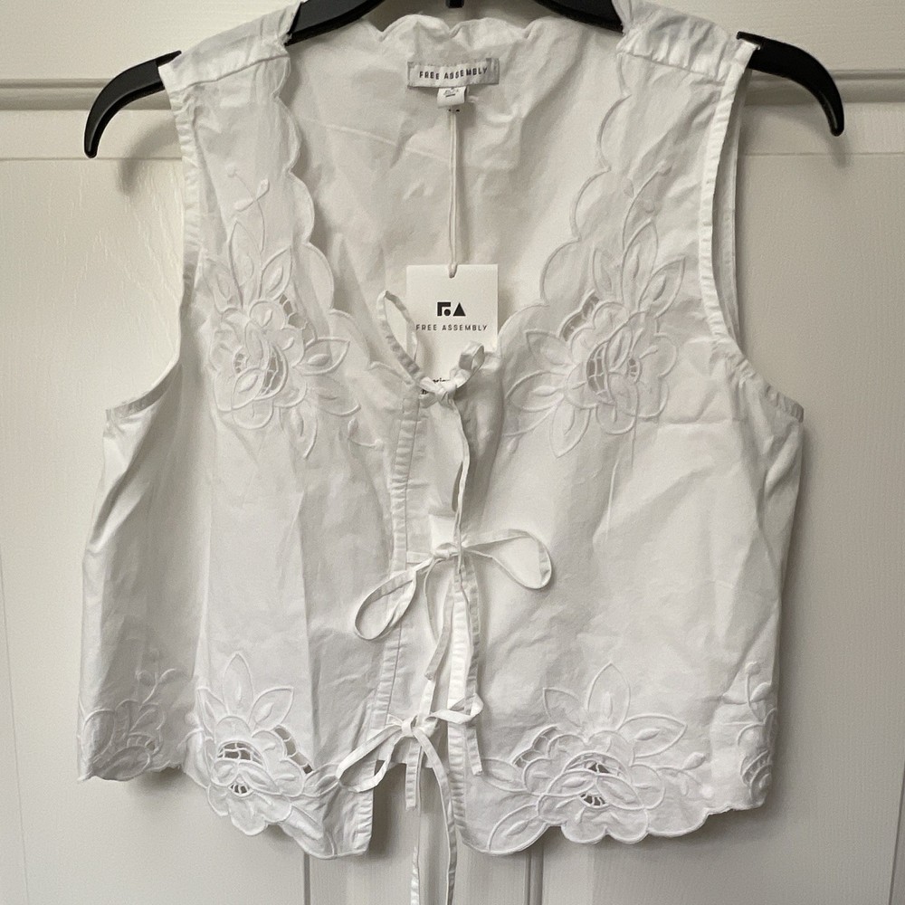 Free Assembly Women’s S White Woven Floral Embroidered V-Neck Tie Blouse