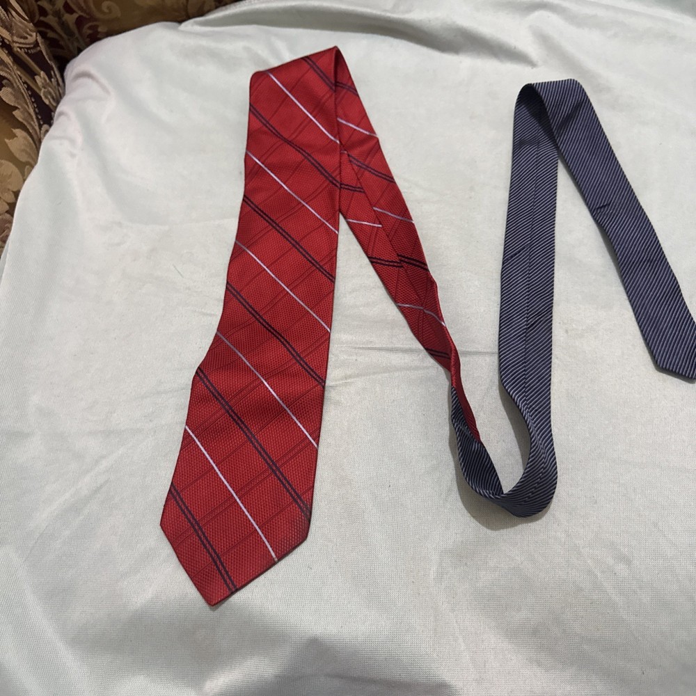 (3695) TOMMY HILFIGER MEN'S TIE 100%SILK MADE IN USA Red&blue