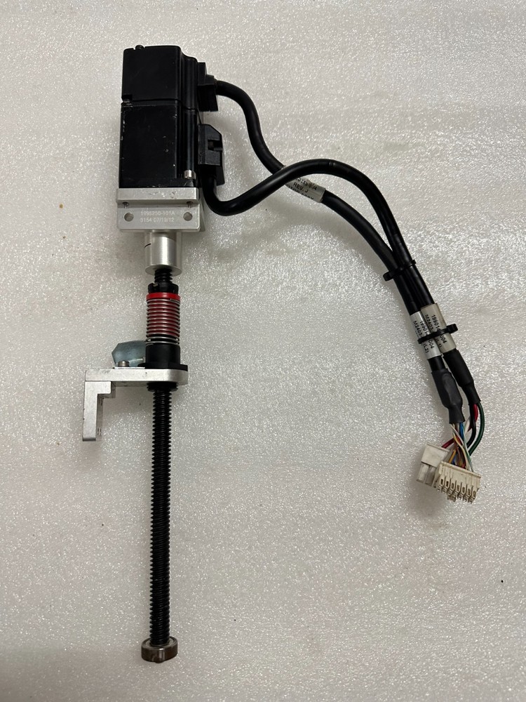 EMERSON XVM-402-TONS-D001 Servo Motor (USED)