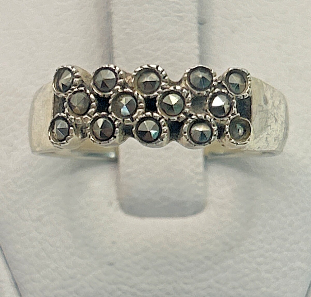 STUNNING .925 Vintage Sterling Silver Estate Ring Size 7.5 with Marcasite Stone