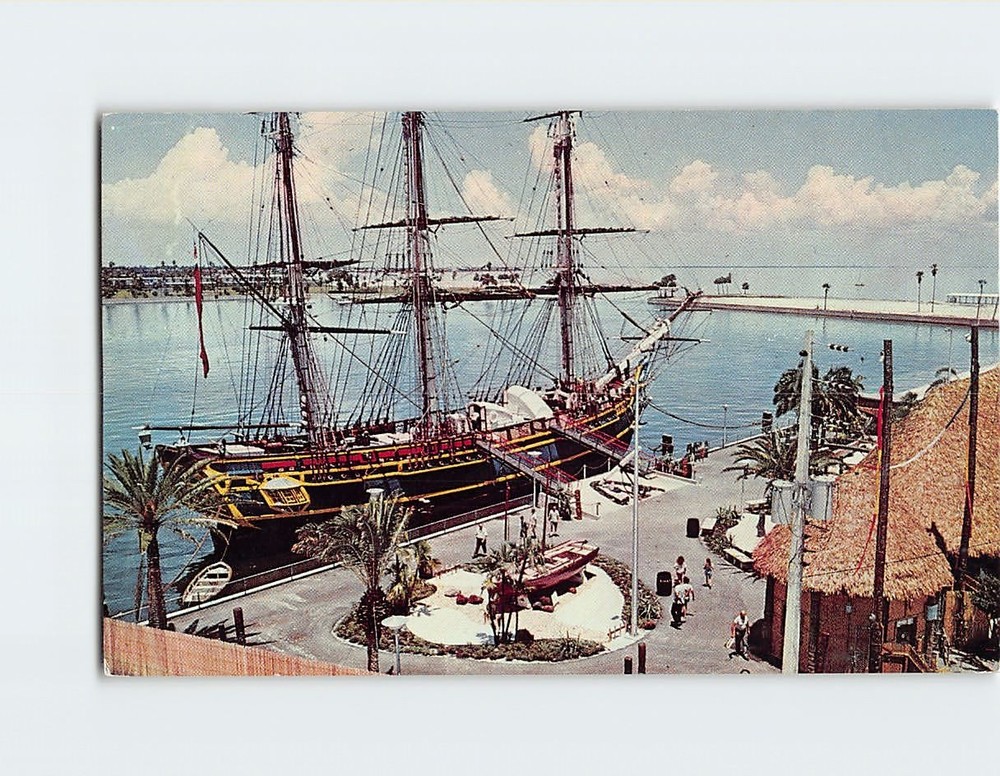 Postcard MGM's Bounty Municipal Pier St. Petersburg Florida USA