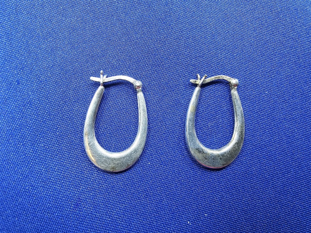 Grandma Grabe's Beautiful Vintage 925 Sterling Silver Hoop 2.25G Earrings