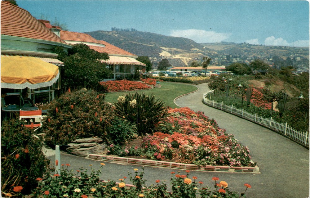 LAGUNA BEACH, Heisler Park, The Victor Hugo Inn, Main Beach, Golden Postcard