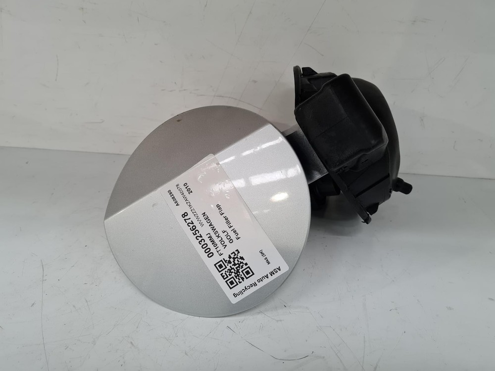 VOLKSWAGEN GOLF 5K MK6 2010 FUEL FILLER FLAP 5 DOOR HATCHBACK SILVER