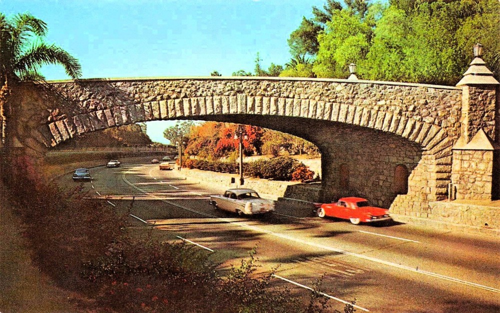 Riverside CA Buena Vista Drive Carlson Park Highway Bridge Vtg Postcard E33