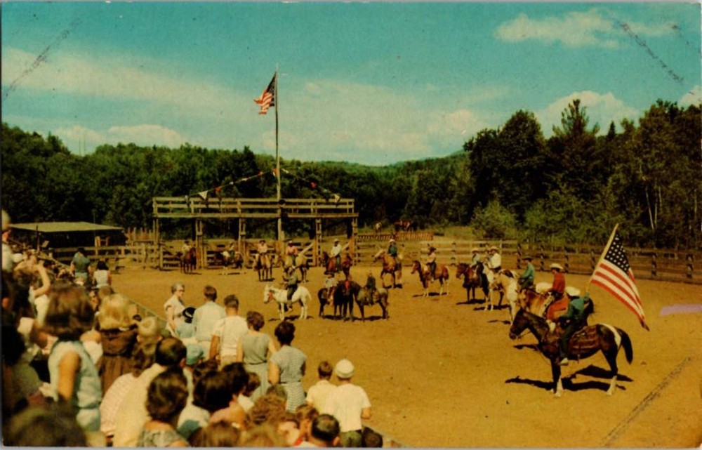 Schroon Lake - Lake George NY : FRONTIER TOWN TOURIST ATTRACTION m/14 BH8971