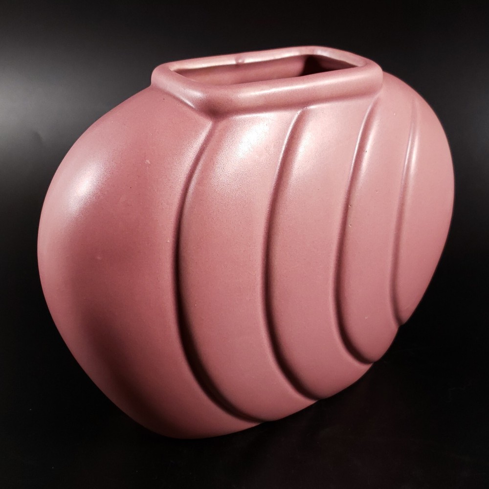 Art Deco MCM Matte Mauve Pink Ribbed Shell Fan Pottery CERAMIC VASE