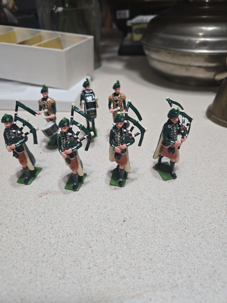 Lot Of 7 Irish Guards Pipers Bagpipes and Drums Band Lead