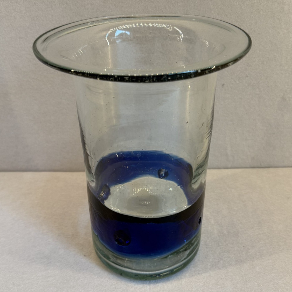 Vintage Mexican Hand Blown Art Glass Vase 9
