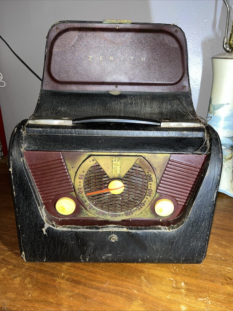 Vintage 1950s ZENITH H503Y Tube AM Portable Radio Works with Static
