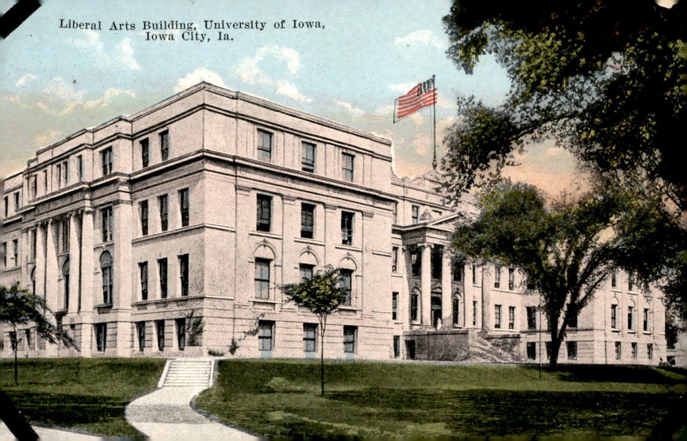 Liberal Arts Building, University of Iowa, Iowa City, 17393 Postcard