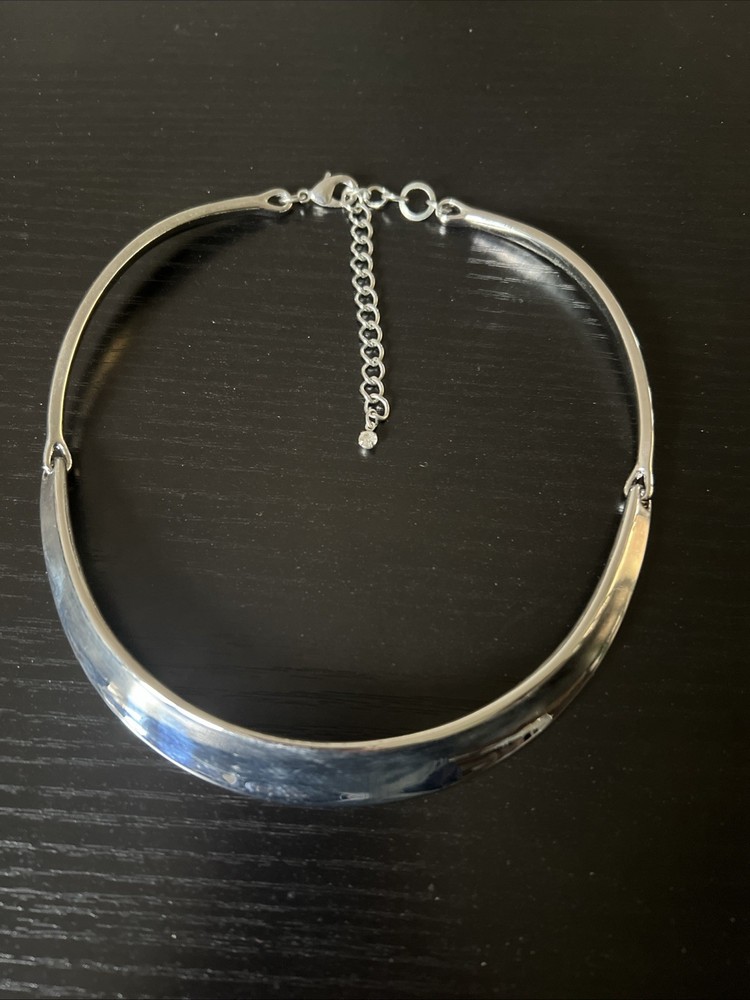 Vintage Silver Tone Collar/Choker Style Necklace With Extender