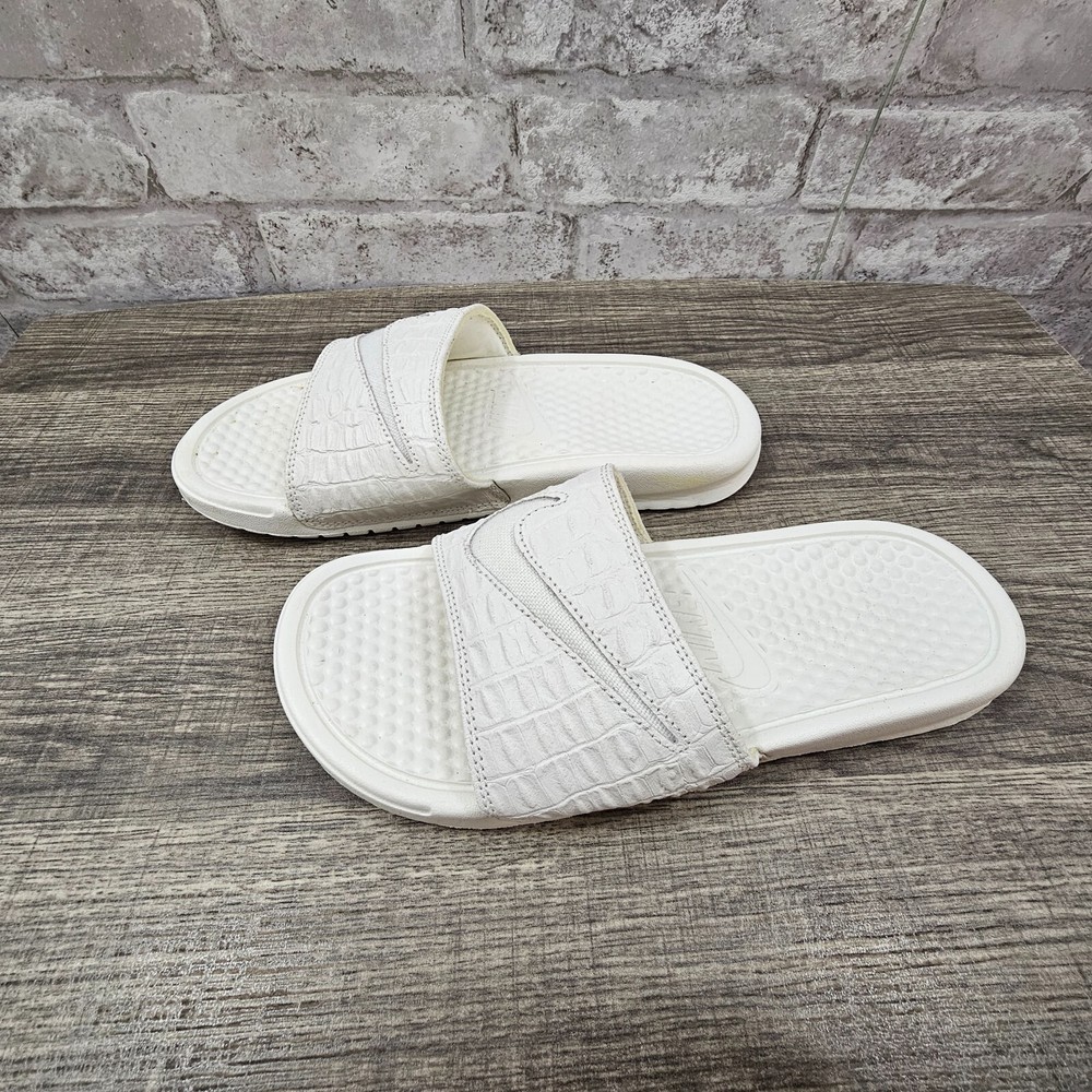 Nike women's white slides size 6 comfortable sandals