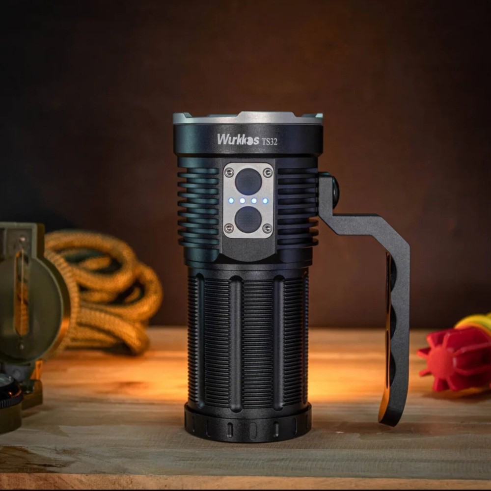 Wurkkos TS32 High Power Flashlight 15000LM Long Range Spotlight/Floodlight HICRI