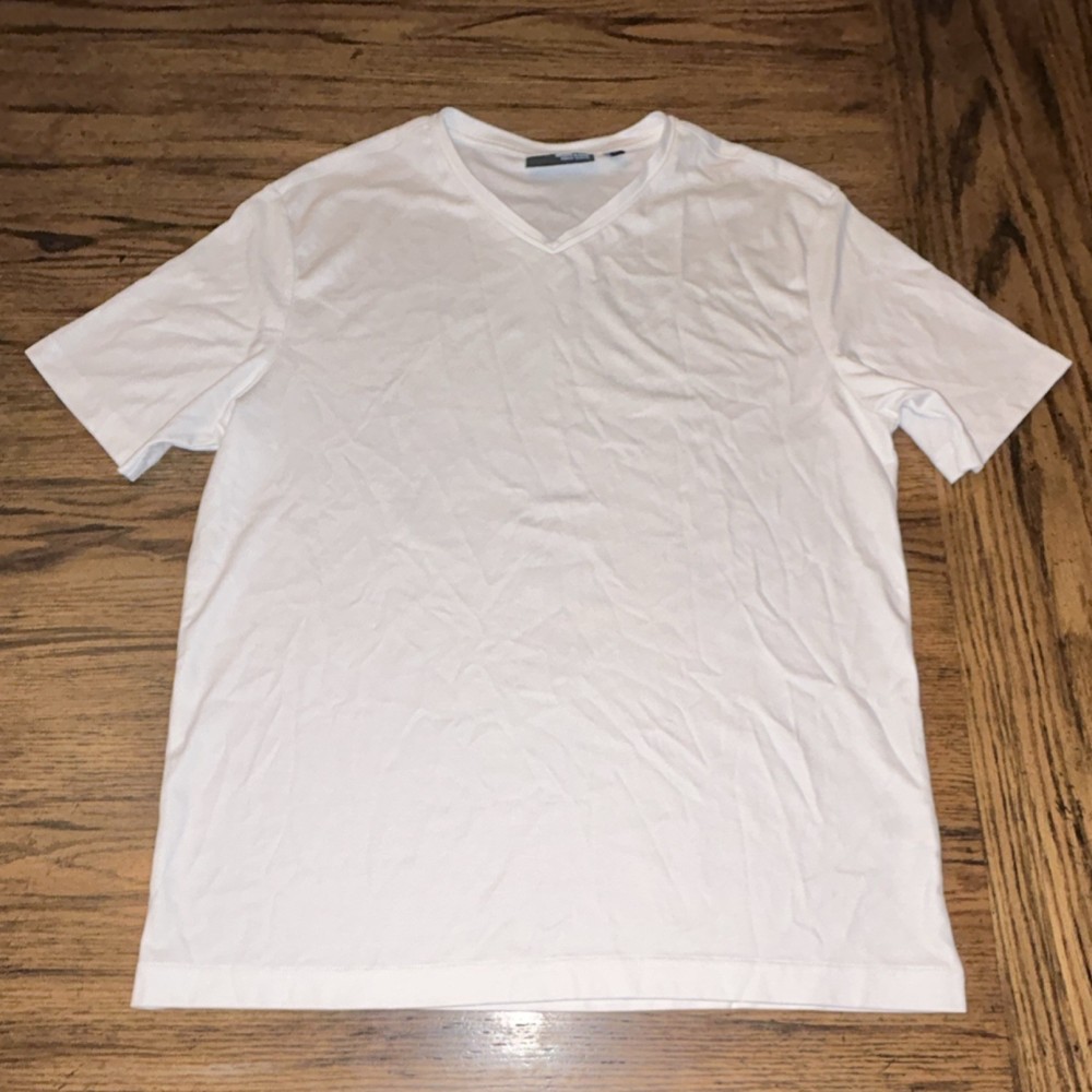 Murano Liquid Luxury Men's White V-Neck Short Sleeve T-Shirt Size M