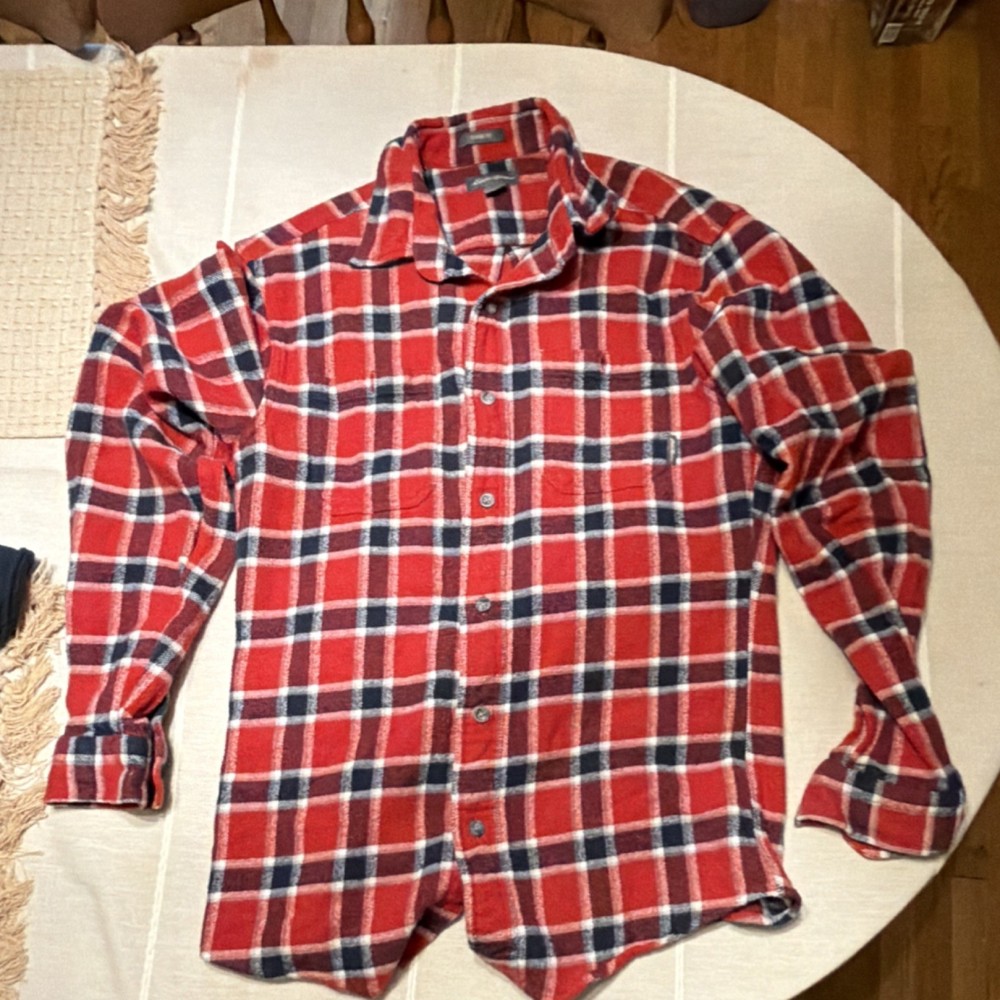 Eddie Bauer Men's S Classic Fit Flannel Plaid Red Button-Up Long Sleeve Shirt