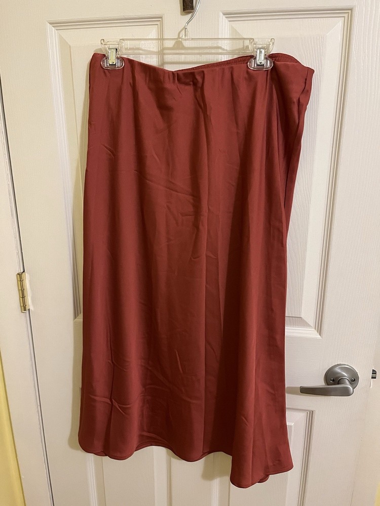 SALE! Adrianna Papell Skirt Size L in warm terra cotta color Midi with elastic