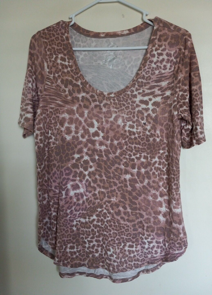 Maurices 24/7 T-Shirt Womens Medium leopard print cap Sleeve Top Pullover NWOT