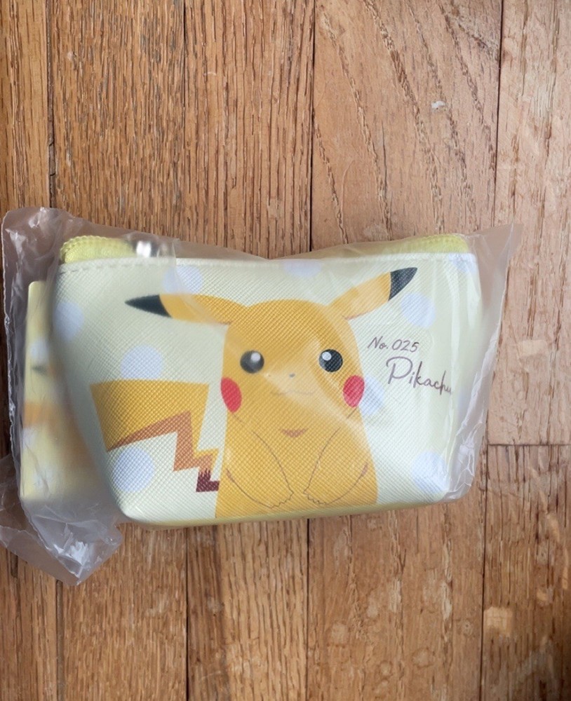 NEW Pokémon Pikachu Pocket Monsters Yellow Coin Pouch Bag Keychain