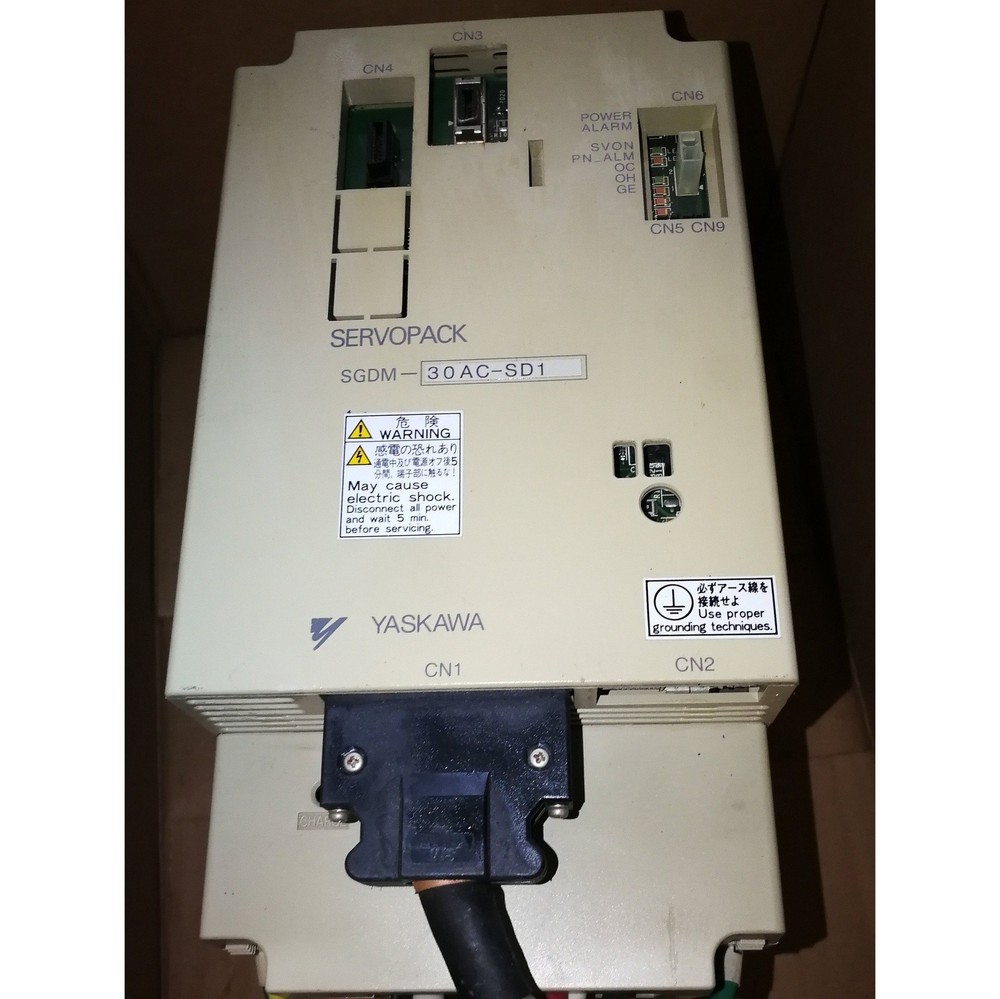 1PC used SGDM-30AC-SD1 servo motor *cm