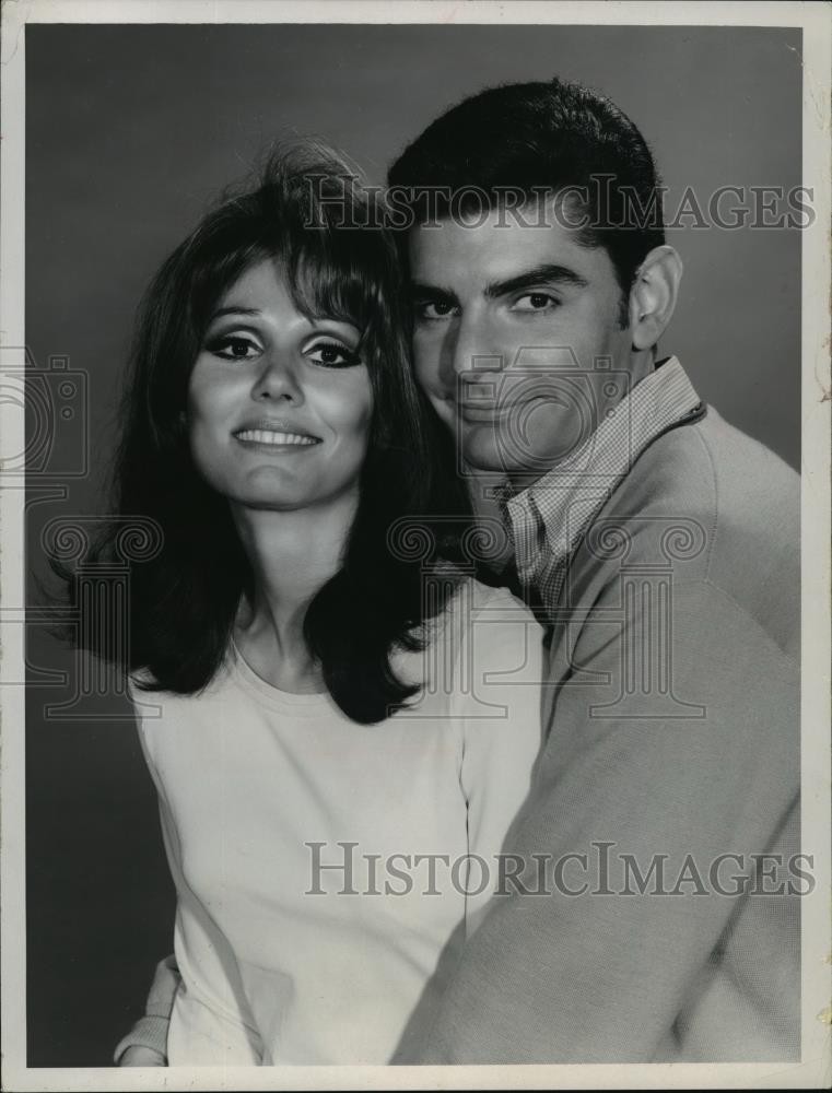 1968 Press Photo Paula Prentiss and husband Richard Benjamin - mjx04738