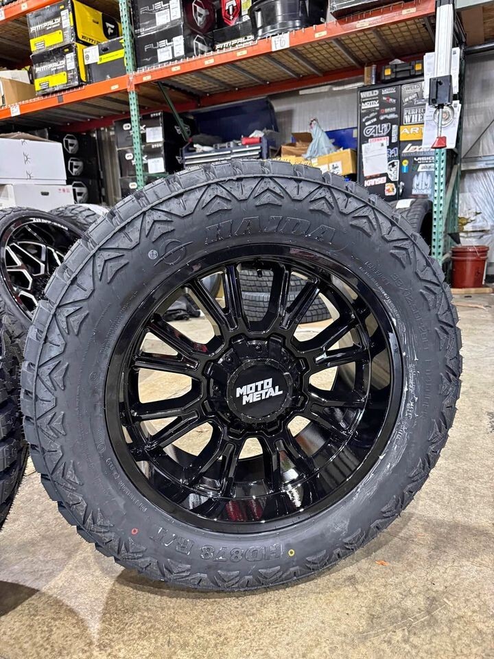 20x10 MOTO METAL LEGACY MO810 WHEELS RIMS 33