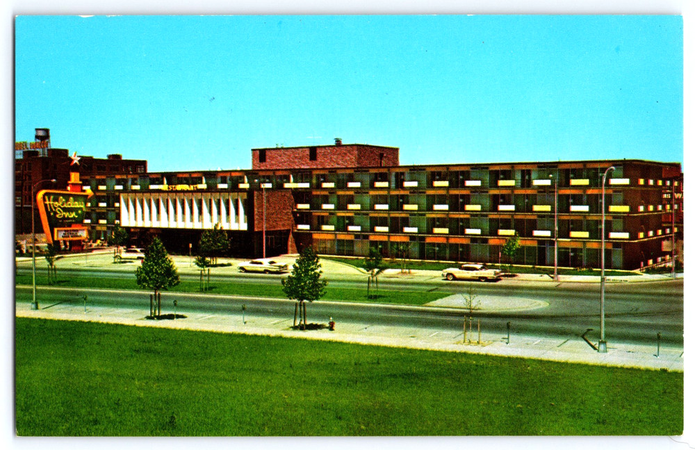 Nashville Tennessee Holiday Inn Hotel Building Sign Cars Vintage Photo Postcard