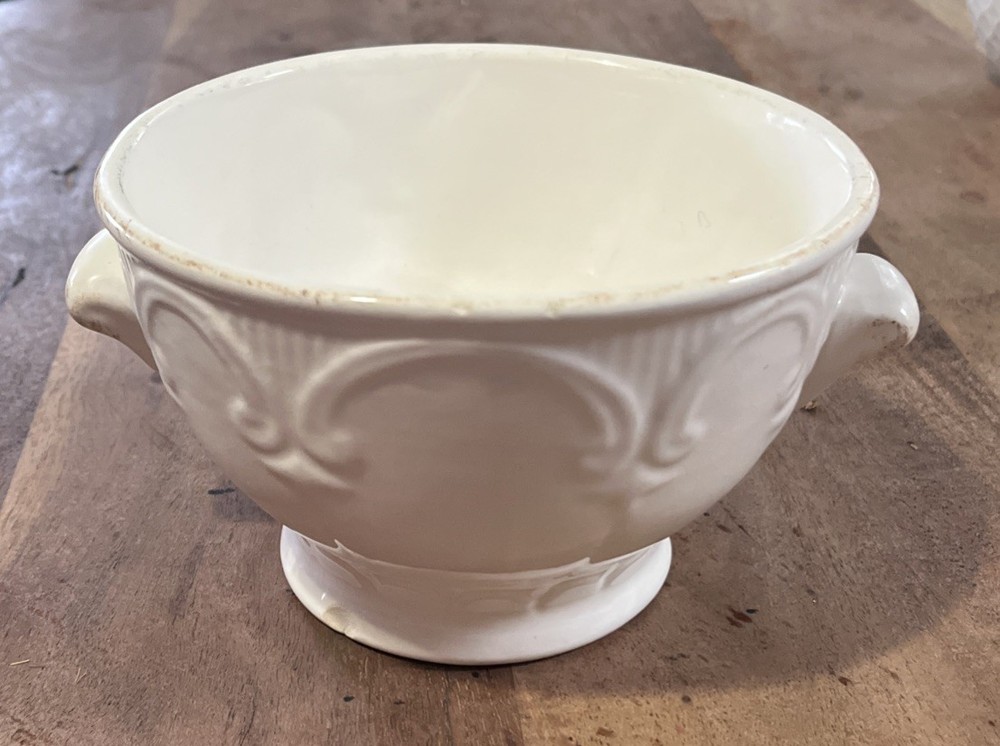 Le Grande Buffet By Sabatier Ceramic White w/ Terra Cotta Edge Handled Soup Bowl