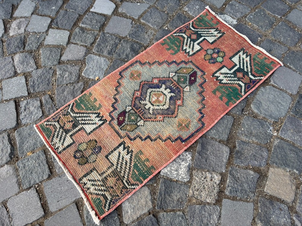 Turkish Small ug, Vintage rug, Handmade wool rug, Entryway rug 1,3 x 2,8 ft