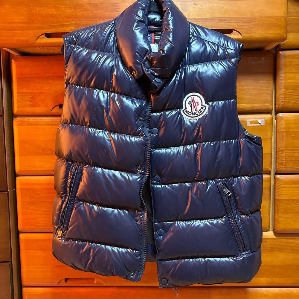 Moncler Tibet Down Vest Navy Size 3 Men's Lightweight Quilted Jacket