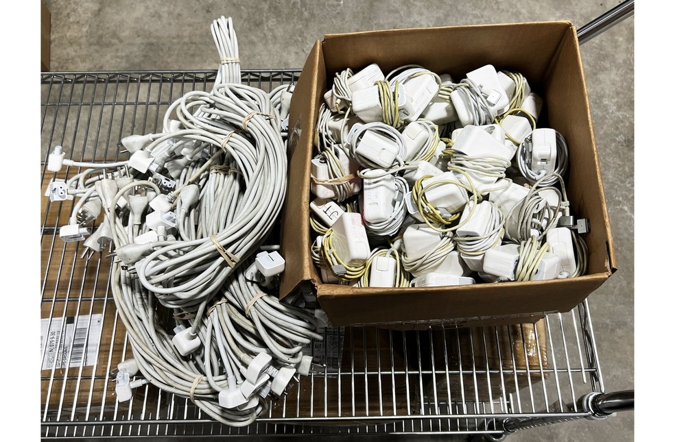 Lot of 100 OEM Apple Magsafe 2 45W AC Adapter A1436 with Power Cable - Grade D-image