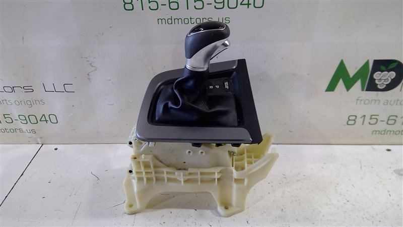 2017-2020 HYUNDAI ELANTRA TRANSMISSION FLOOR SHIFTER OEM 46700-F2110