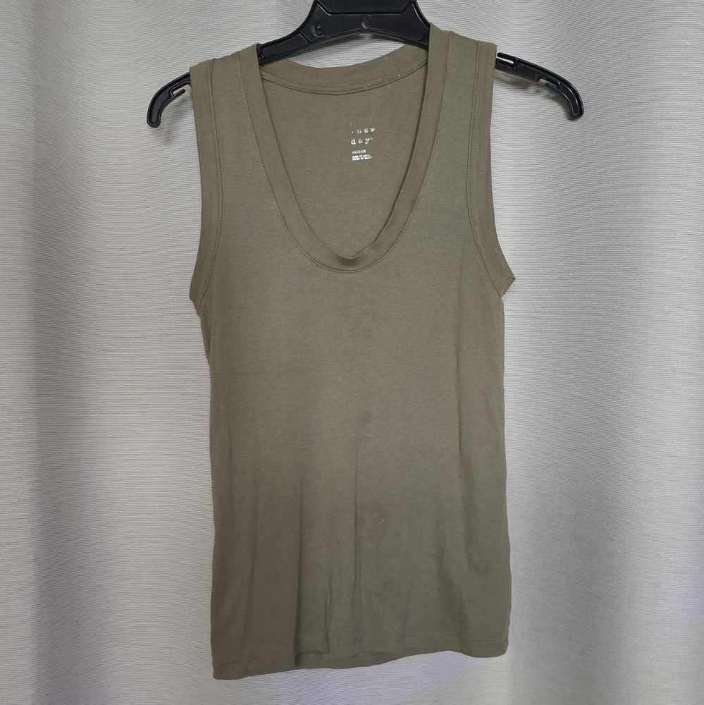 A New Day Women’s Scoop Neck Sleeveless Knit Pullover Tank Top Green Solid M