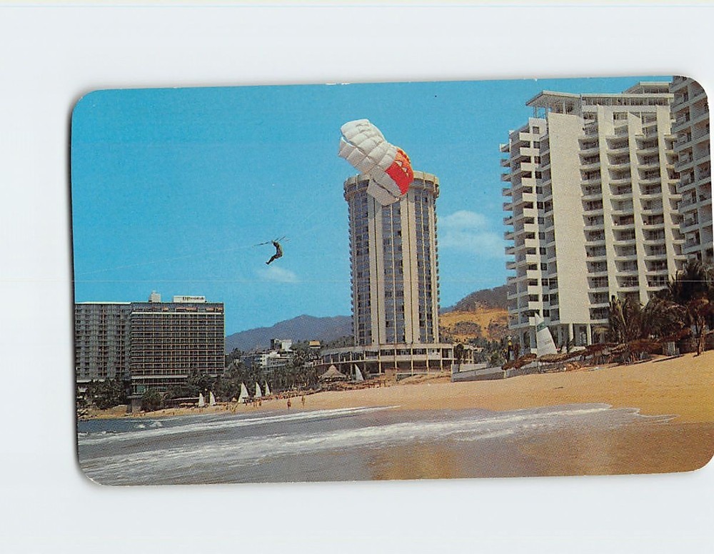 Postcard The Holiday Inn Acapulco Mexico