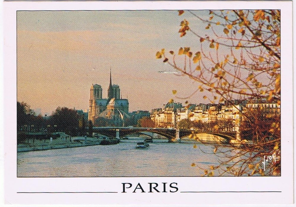 Postcard Musee du Louvre La Pyramide Paris France