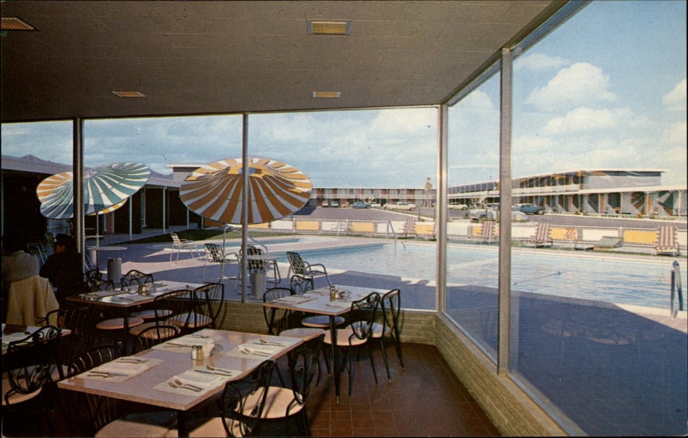 El Paso Texas Ramada Inn swimming pool dining room ~ 1950-60s vintage postcard